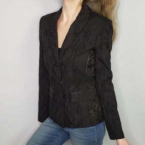 EUC Gorgeous T Tahari black blazer 
Embossed textured snake reptile pattern